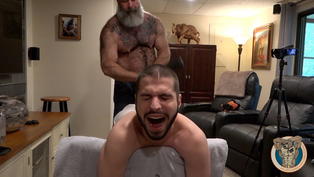 Muscle Bear Porn TRAINED TO GAPE