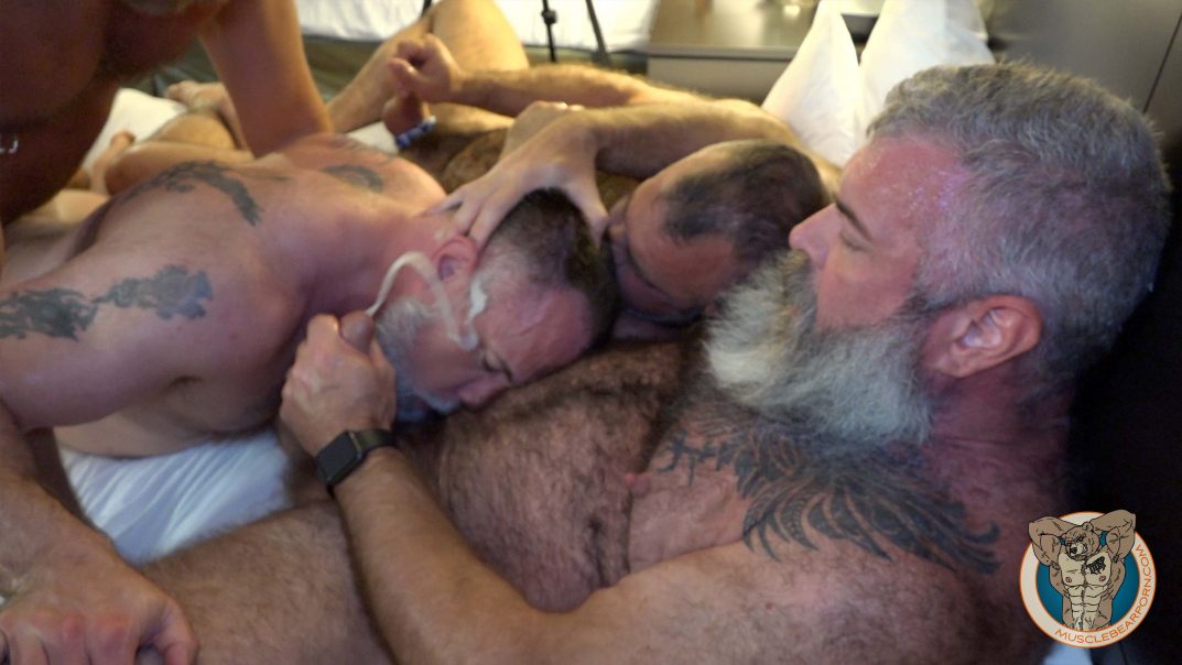 Muscle Bear Porn