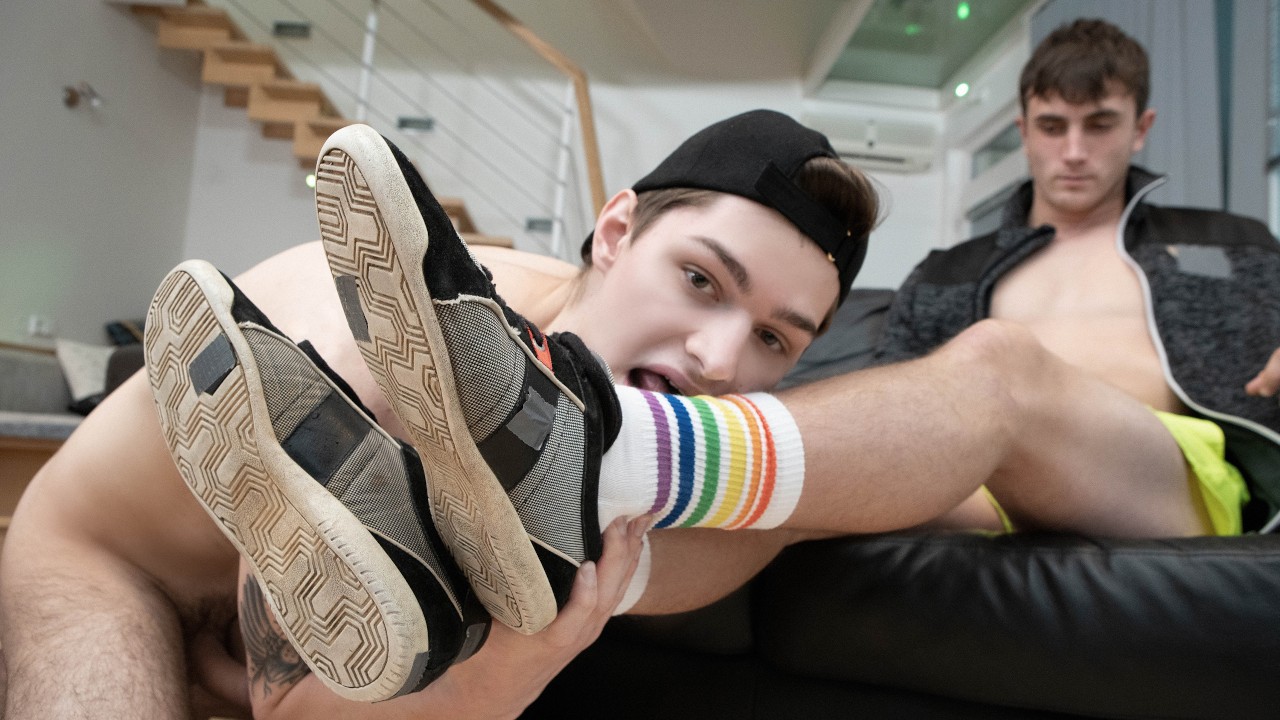 Porn sneaker gay Gay Sneaker