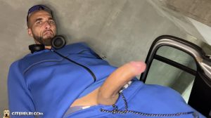 Shelam XXL le Boss de Cité, branle sa queue